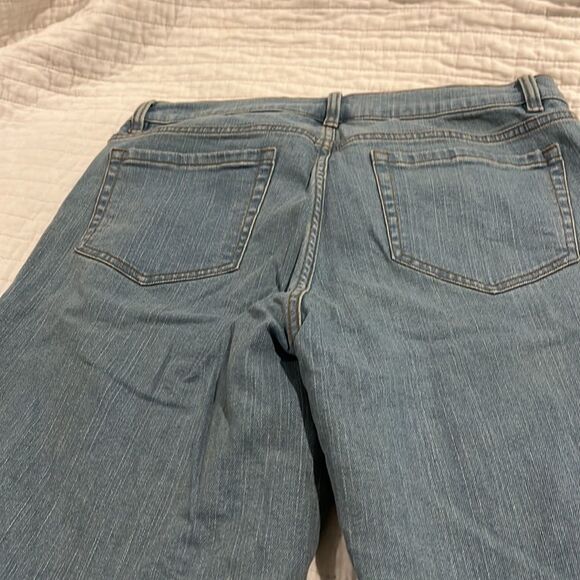 D & Co Denim + Company light wash jean shorts size 12 - Picture 8 of 9